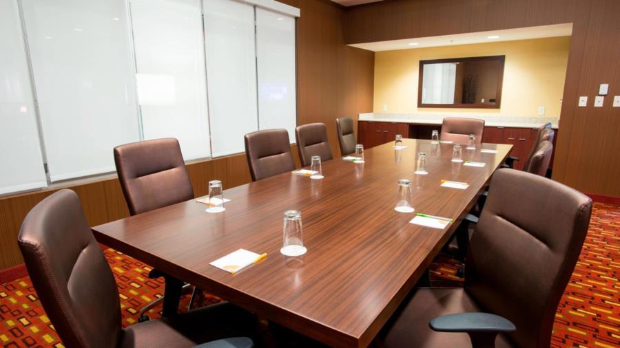 Courtyard By Marriott Cincinnati Midtown/Rookwood Екстериор снимка