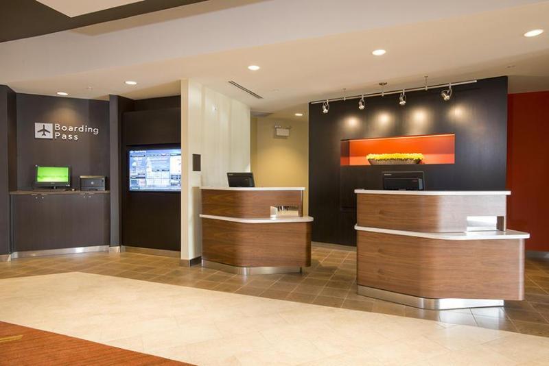 Courtyard By Marriott Cincinnati Midtown/Rookwood Екстериор снимка