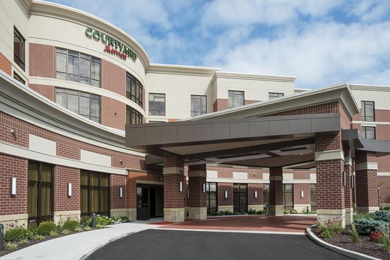 Courtyard By Marriott Cincinnati Midtown/Rookwood Екстериор снимка