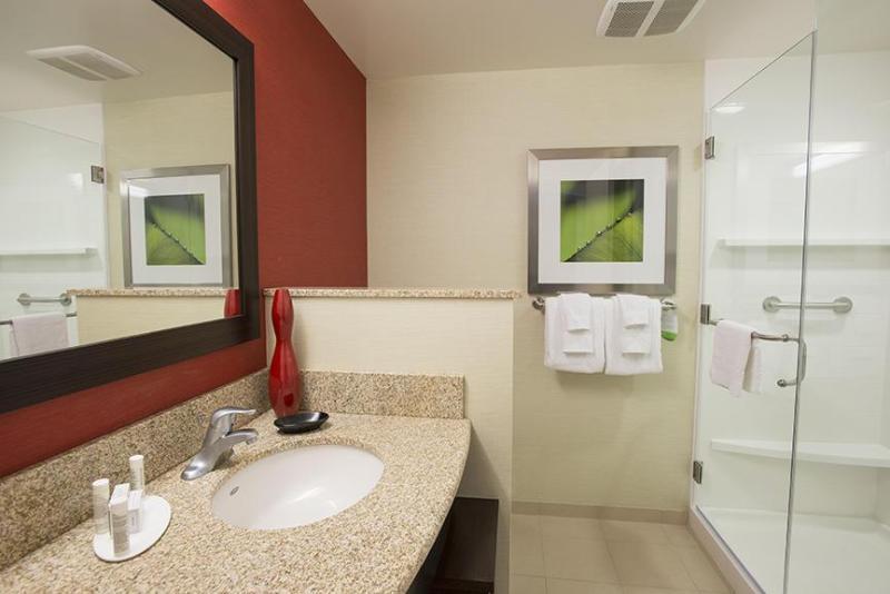 Courtyard By Marriott Cincinnati Midtown/Rookwood Екстериор снимка