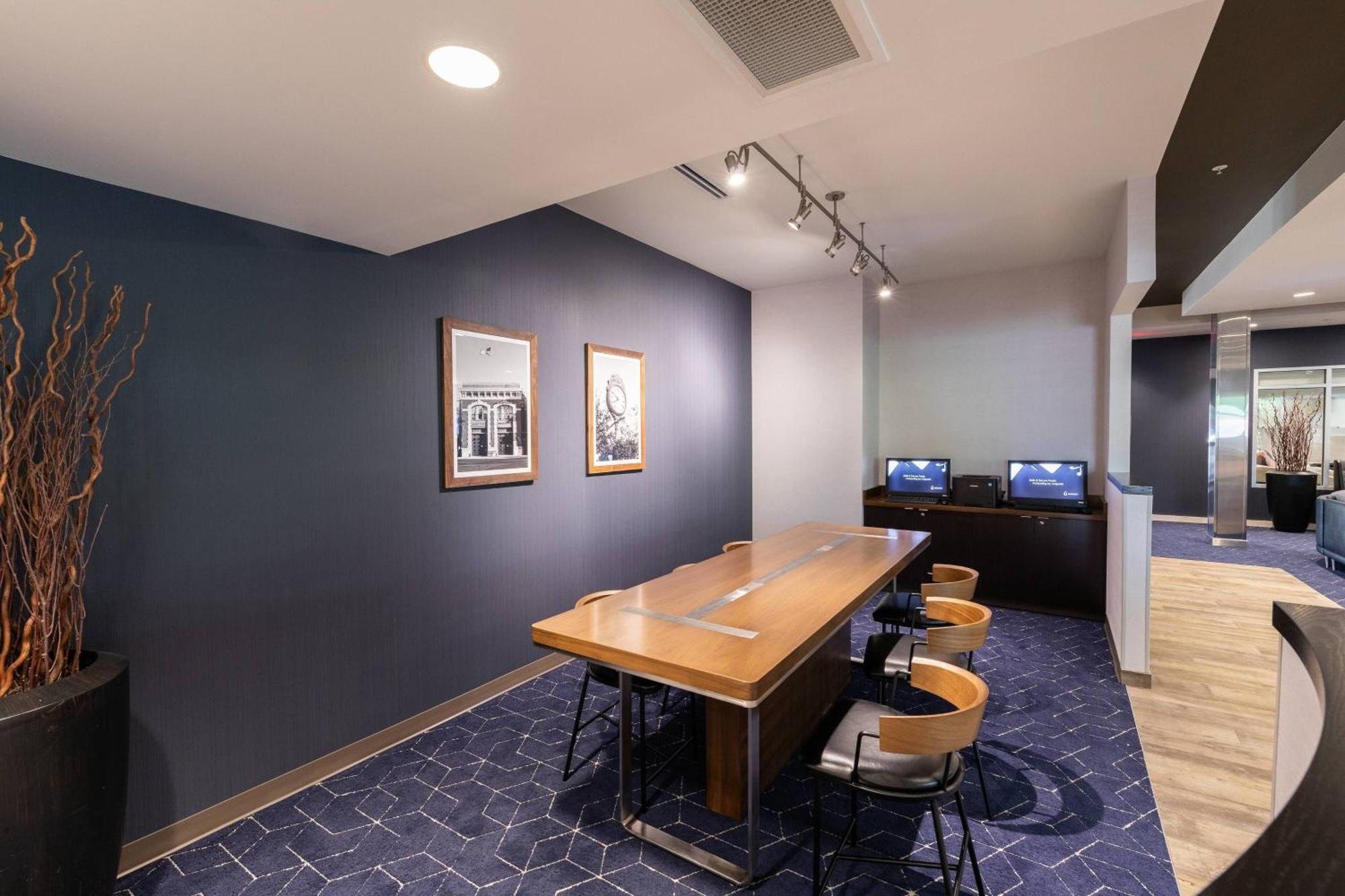 Courtyard By Marriott Cincinnati Midtown/Rookwood Екстериор снимка