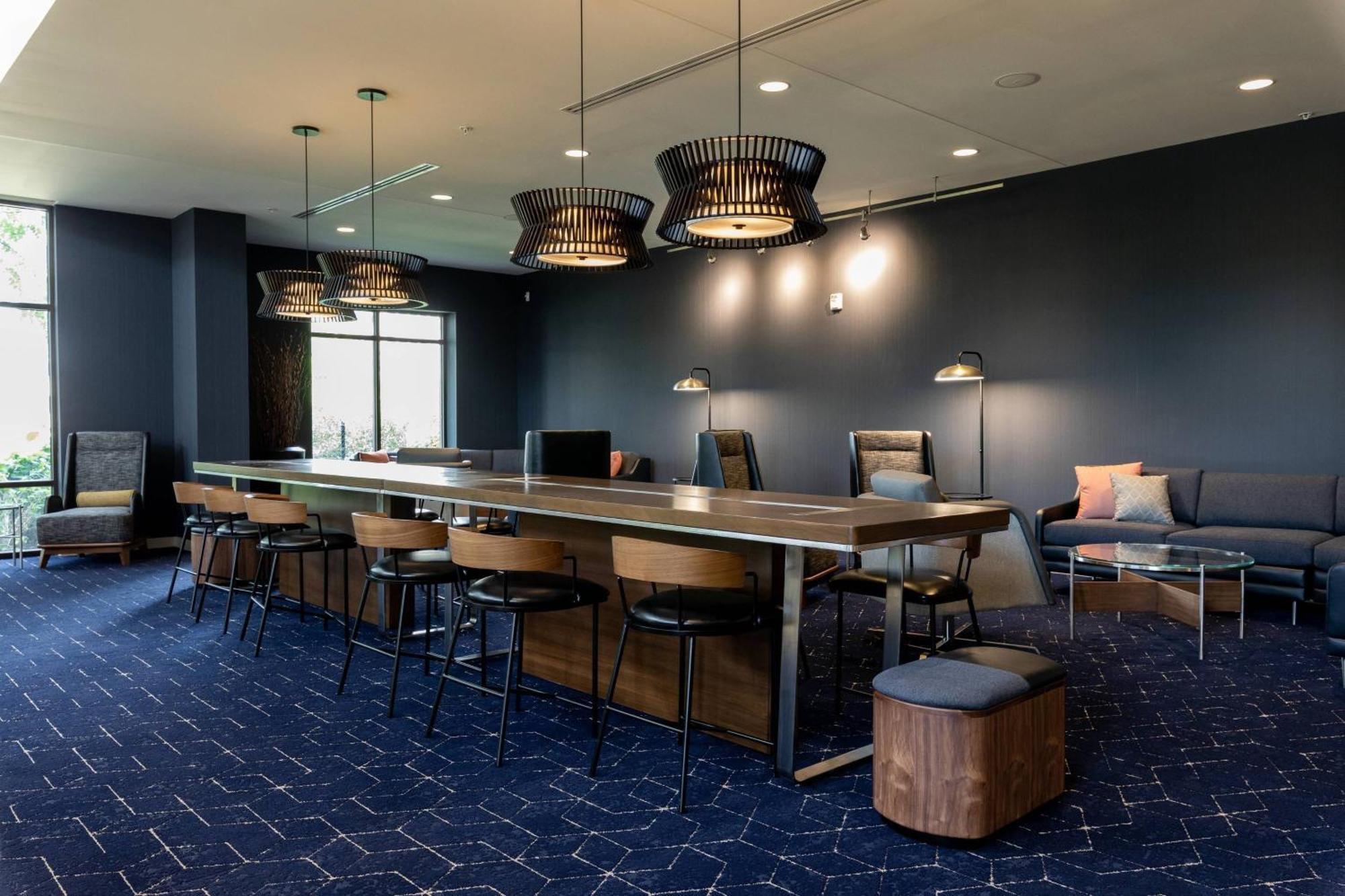 Courtyard By Marriott Cincinnati Midtown/Rookwood Екстериор снимка