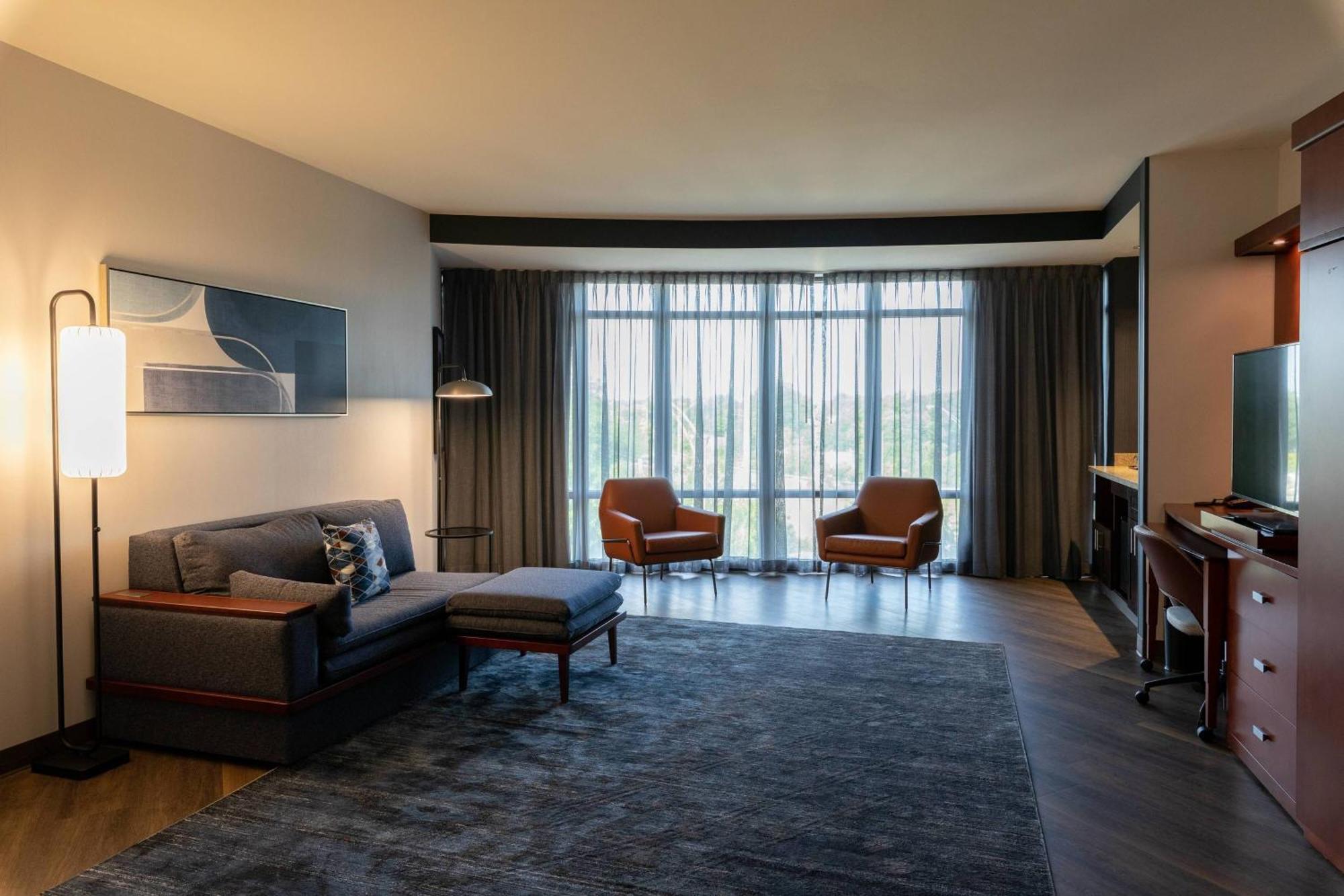 Courtyard By Marriott Cincinnati Midtown/Rookwood Екстериор снимка