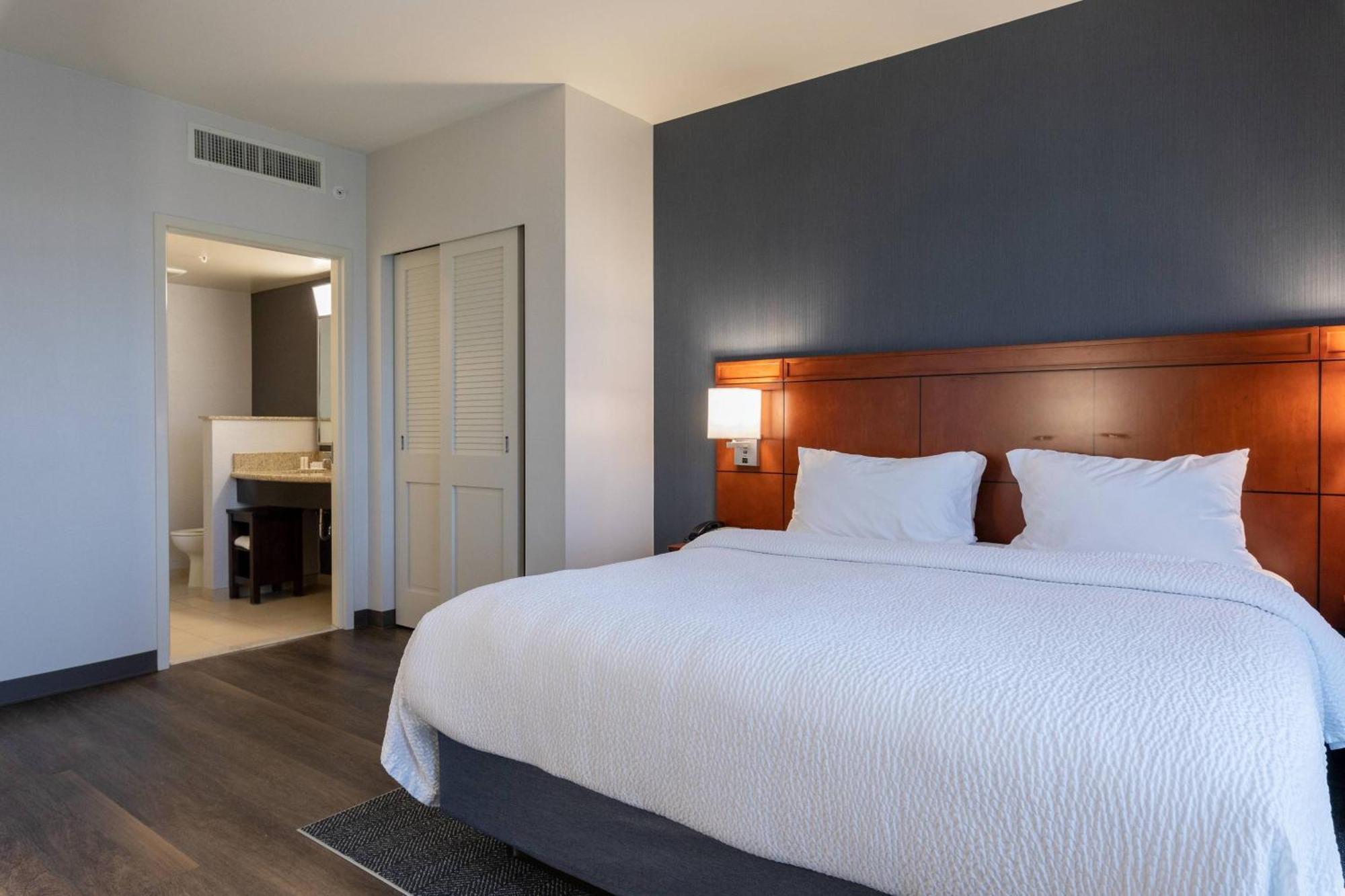 Courtyard By Marriott Cincinnati Midtown/Rookwood Екстериор снимка