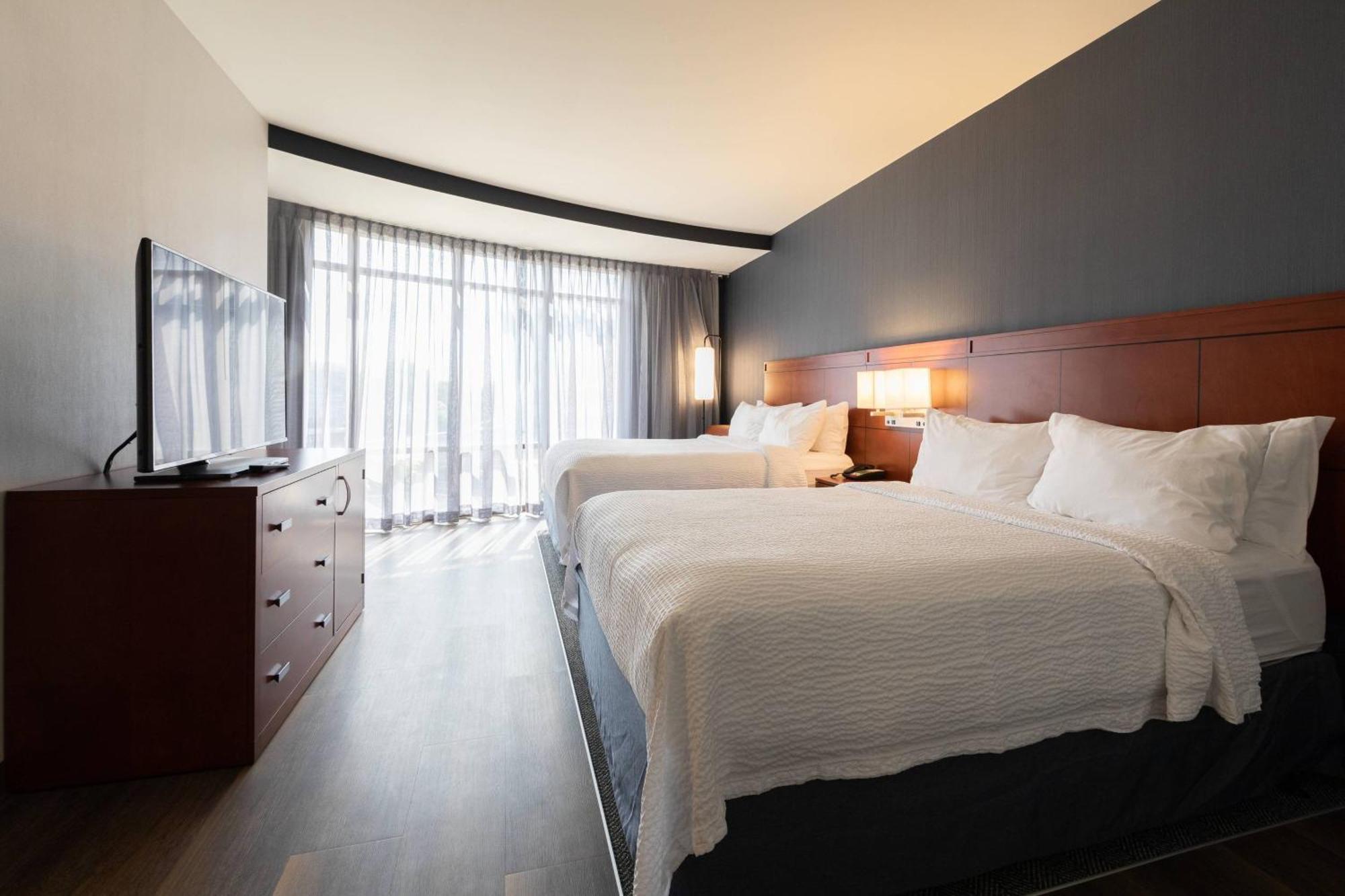 Courtyard By Marriott Cincinnati Midtown/Rookwood Екстериор снимка