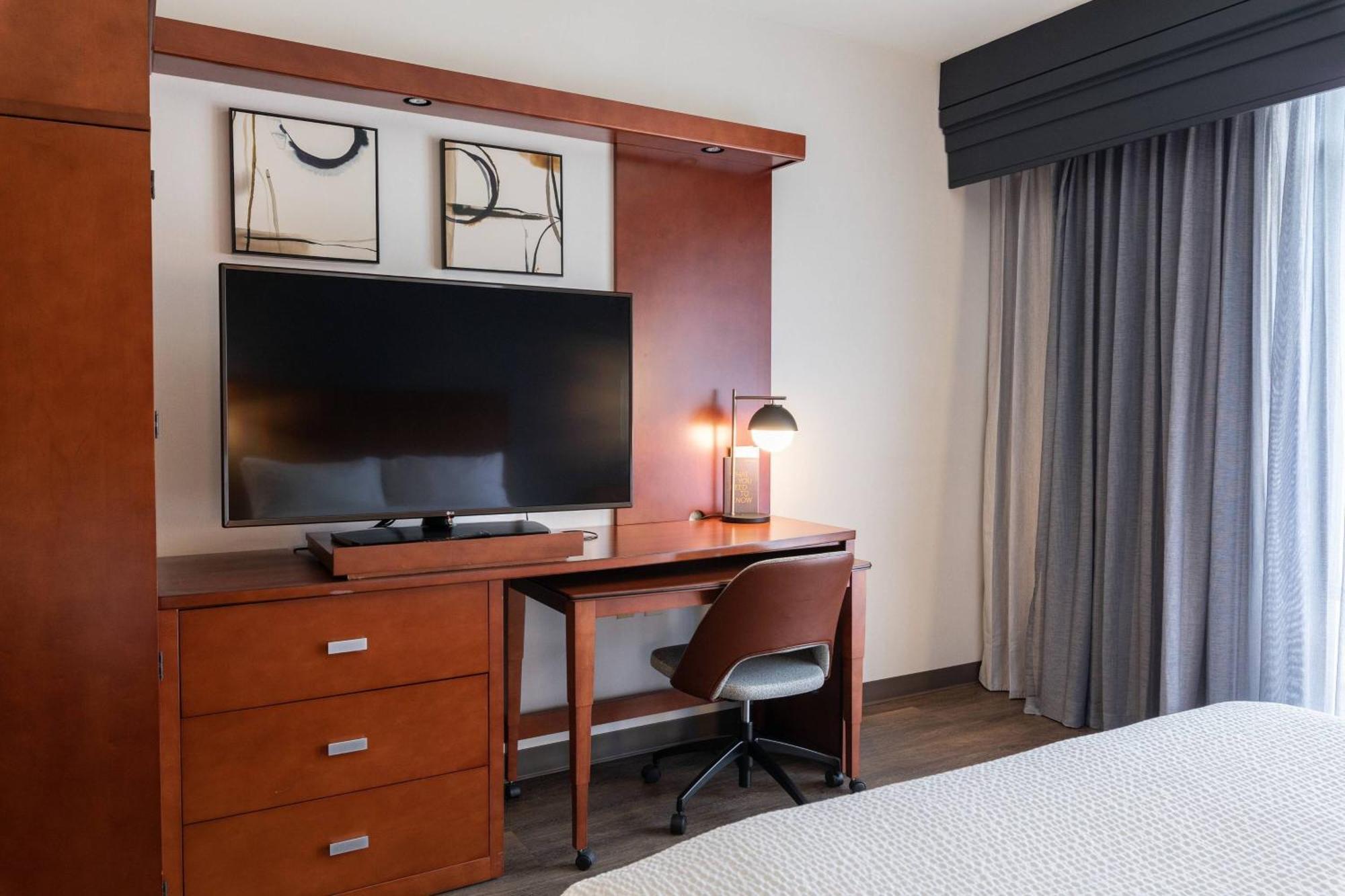 Courtyard By Marriott Cincinnati Midtown/Rookwood Екстериор снимка