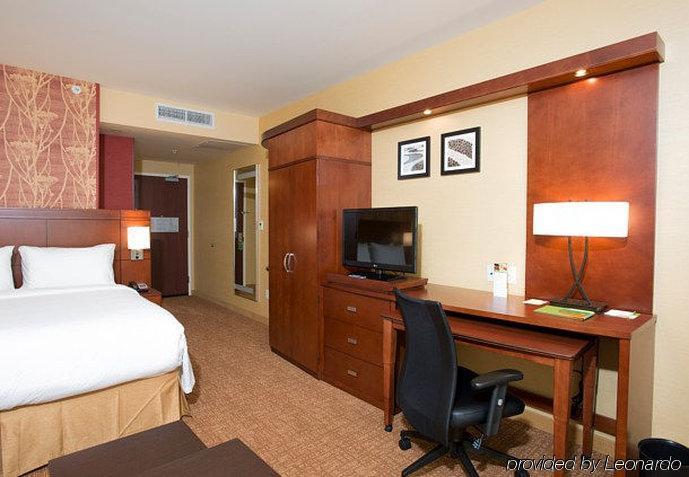 Courtyard By Marriott Cincinnati Midtown/Rookwood Екстериор снимка