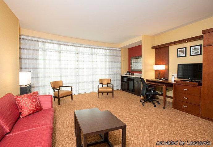 Courtyard By Marriott Cincinnati Midtown/Rookwood Екстериор снимка