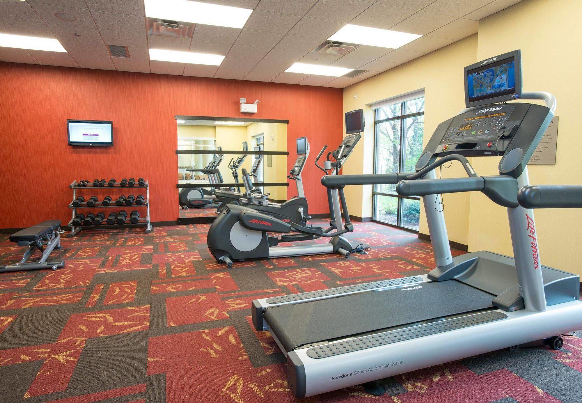 Courtyard By Marriott Cincinnati Midtown/Rookwood Екстериор снимка