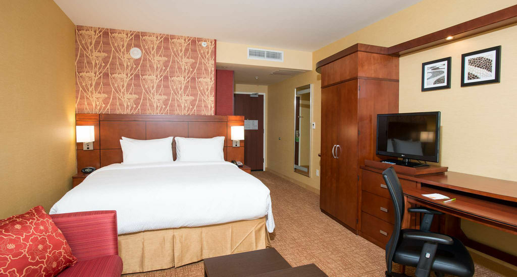 Courtyard By Marriott Cincinnati Midtown/Rookwood Екстериор снимка